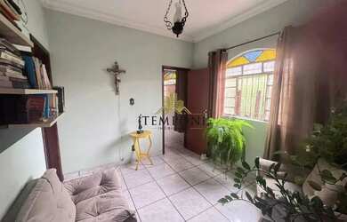 Imagem 5: Linda casa com loja e barracão no Bairro Cachoeirinha em lote de 400m²