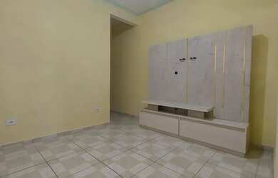 Imagem: A casa possui 1 Dormitório, 1 Banheiro, 50m² de Área e está