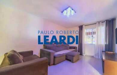 Imagem: A casa possui 2 Dormitórios, 2 Banheiros, 2 Vagas na garagem