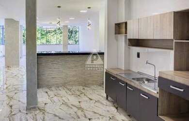 Imagem 3: SALÃO, 3 QUARTOS COM 2 SUÍTES. 4 BANHEIROS AO TOTAL, VISTA LATERAL MAR...