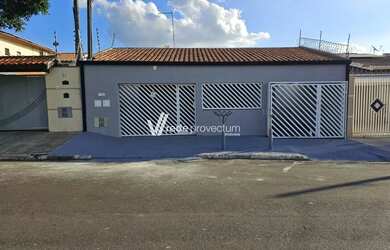 Imagem: A casa possui 2 Dormitórios, 1 Banheiro, 2 Vagas na garagem