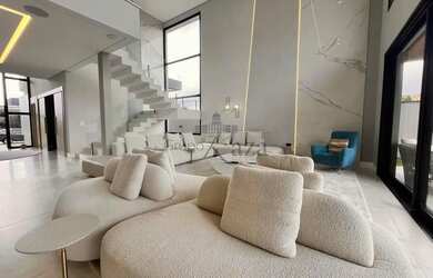 Imagem: A casa em condomínio possui 5 Dormitórios, 5 Banheiros, 4