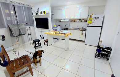 Imagem: O apartamento possui 2 Dormitórios, 1 Banheiro, 1 Vaga na garagem