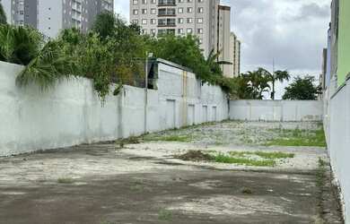 Imagem: O terreno possui 600m² de Área e está localizado em Vila