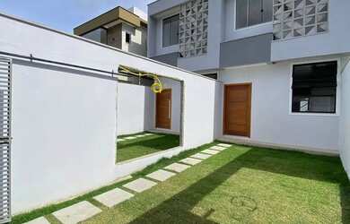 Imagem: A casa possui 3 Dormitórios, 2 Banheiros, 1 Vaga na garagem