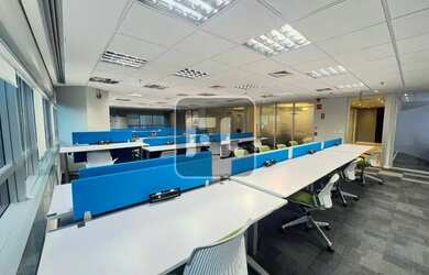 Imagem: O depósito possui 4 Vagas na garagem, 623m² de Área e está