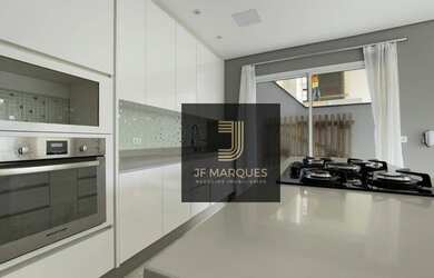 Imagem: A casa em condomínio possui 3 Dormitórios, 4 Banheiros, 5