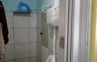 Imagem: A casa possui 2 Dormitórios, 1 Banheiro, 1 Vaga na garagem