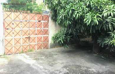 Imagem: A casa possui 3 Dormitórios, 1 Banheiro, 4 Vagas na garagem