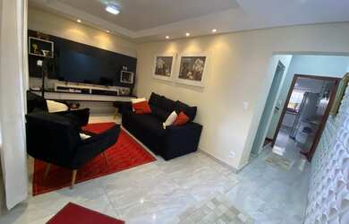 Imagem: A casa possui 3 Dormitórios, 3 Banheiros, 2 Vagas na garagem