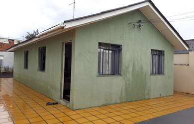 Imagem: A casa possui 3 Dormitórios, 100m² de Área e está localizado