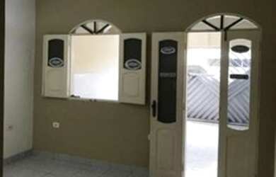 Imagem 4: Passo casa em araças. Varandae2 Dormitórios