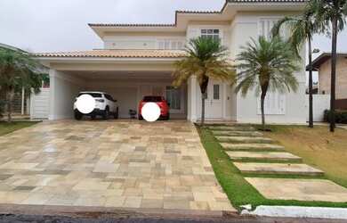 Imagem: A casa em condomínio possui 4 Dormitórios, 5 Banheiros, 5