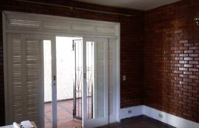 Imagem: A casa possui 2 Dormitórios, 1 Banheiro, 5 Vagas na garagem