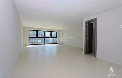 Imagem: O depósito possui 1 Vaga na garagem e 54m² de Área e está