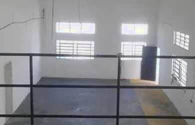 Imagem: O depósito possui 300m² de Área e está localizado em Vila