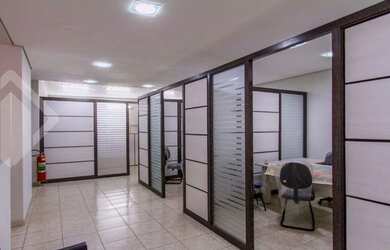 Imagem: O depósito possui 1.600m² de Área e está localizado em