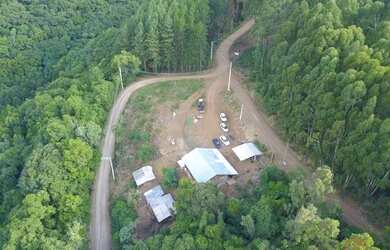 Imagem: O terreno possui 2.150m² de Área e está localizado em Gramado