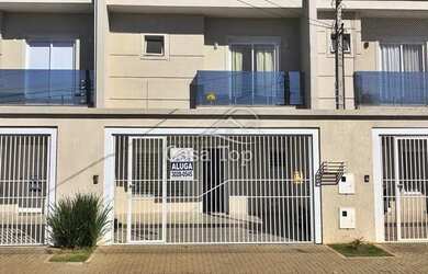 Imagem: A casa possui 3 Dormitórios, 3 Banheiros, 2 Vagas na garagem