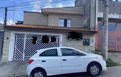 Imagem: A casa possui 2 Dormitórios, 1 Banheiro, 2 Vagas na garagem