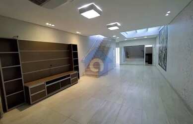 Imagem: A casa possui 2 Dormitórios, 3 Banheiros, 2 Vagas na garagem