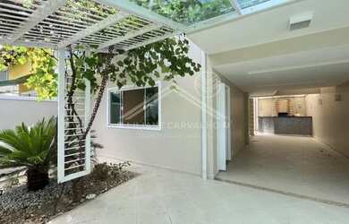 Imagem: A casa em condomínio possui 3 Dormitórios, 3 Banheiros, 2