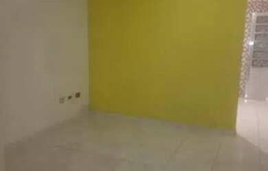 Imagem: A casa possui 2 Dormitórios, 1 Banheiro, 1 Vaga na garagem