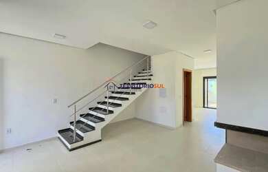 Imagem 6: Casa em Porto Alegre, no bairro Hípica, com 3 dormitório s , e 3 banheiros,...