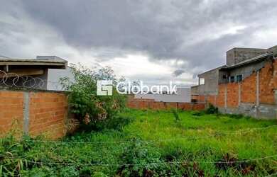 Imagem: O terreno possui 360m² de Área, Imóvel novo e está localizado