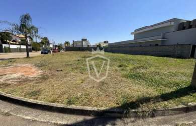 Imagem: O terreno possui 720m² de Área e está localizado em Jundiaí