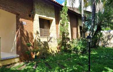 Imagem: A casa possui 3 Dormitórios, 2 Banheiros e 335m² de Área