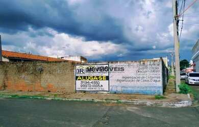 Imagem: O terreno possui 500m² de Área e está localizado em Fátima