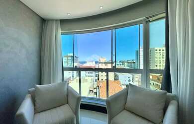 Imagem 2: Apartamento de 2 dormitórios de frente com vista para o mar e box/vaga...