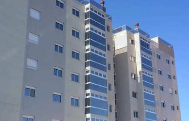 Imagem: O apartamento possui 1 Dormitório, 2 Banheiros, 2 Vagas na