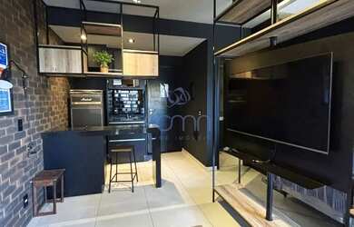 Imagem: O apartamento possui 1 Dormitório, 1 Banheiro, 1 Vaga na garagem