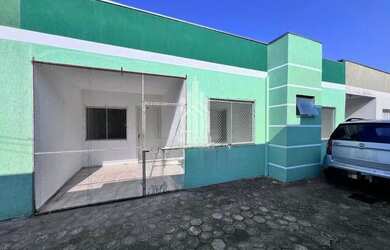 Imagem: A casa em condomínio possui 3 Dormitórios, 1 Banheiro, 1 Vaga