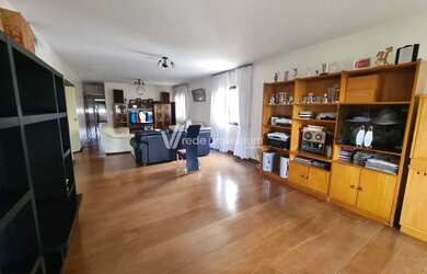 Imagem: O apartamento possui 4 Dormitórios, 3 Banheiros, 2 Vagas na