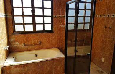 Imagem 2: Residência 5qts, com preço de Terreno, Melhor Condominio 24hs Segurança