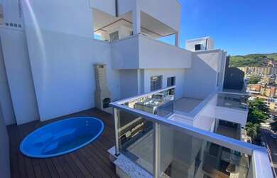 Imagem: O apartamento na cobertura possui 3 Dormitórios, 2 Banheiros