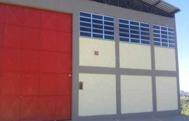 Imagem: O depósito possui 450m² de Área e está localizado em Gebara