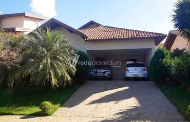 Imagem: A casa em condomínio possui 4 Dormitórios, 3 Banheiros, 4