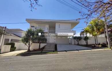 Imagem: A casa em condomínio possui 4 Dormitórios, 5 Banheiros, 5