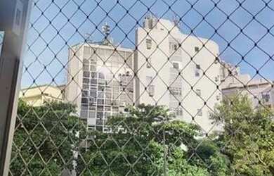 Imagem: O apartamento possui 3 Dormitórios, 1 Banheiro, 1 Vaga na garagem