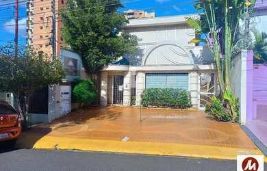 Imagem: O depósito possui 2 Vagas na garagem, 233m² de Área e está