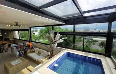 Imagem: A casa em condomínio possui 4 Dormitórios, 4 Banheiros, 2