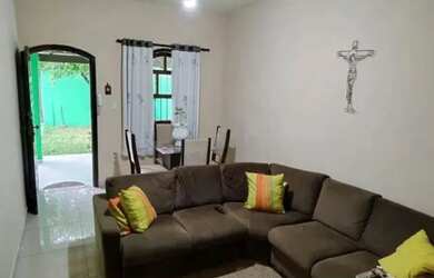 Imagem: A casa possui 2 Dormitórios, 1 Banheiro, 1 Vaga na garagem