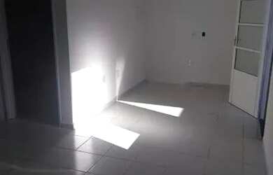 Imagem: A casa possui 3 Dormitórios, 2 Banheiros, 3 Vagas na garagem