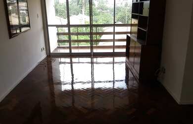 Imagem: O apartamento possui 2 Dormitórios, 1 Banheiro, 1 Vaga na garagem