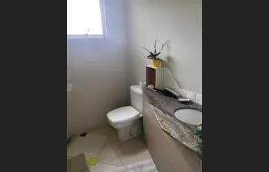 Imagem: O apartamento possui 2 Dormitórios, 1 Banheiro, 2 Vagas na