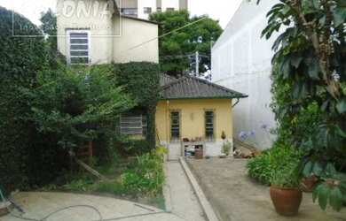 Imagem: A casa possui 2 Dormitórios, 1 Banheiro, 3 Vagas na garagem